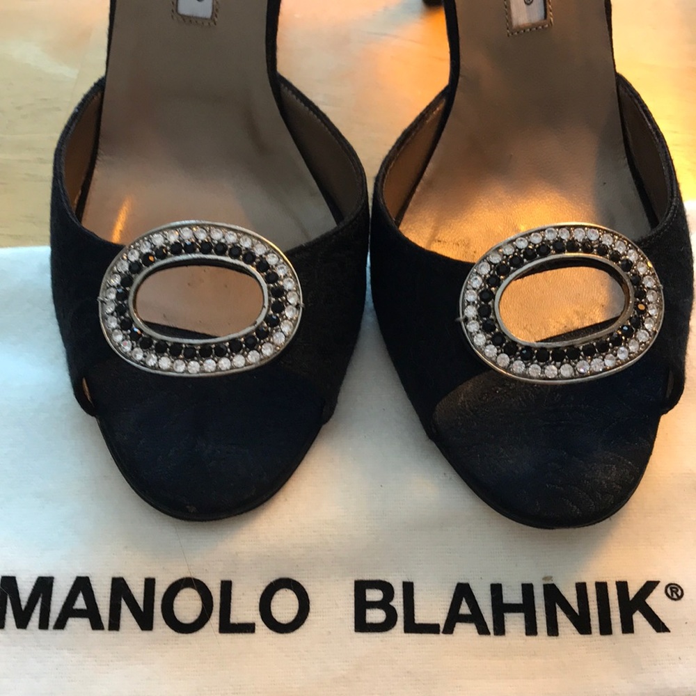 Manolo Blahnik D’Orsay heels